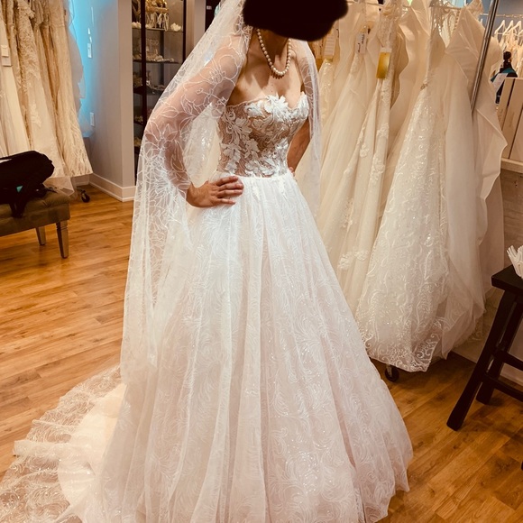 Maria Melnik Ines Wedding dress - Picture 7 of 9